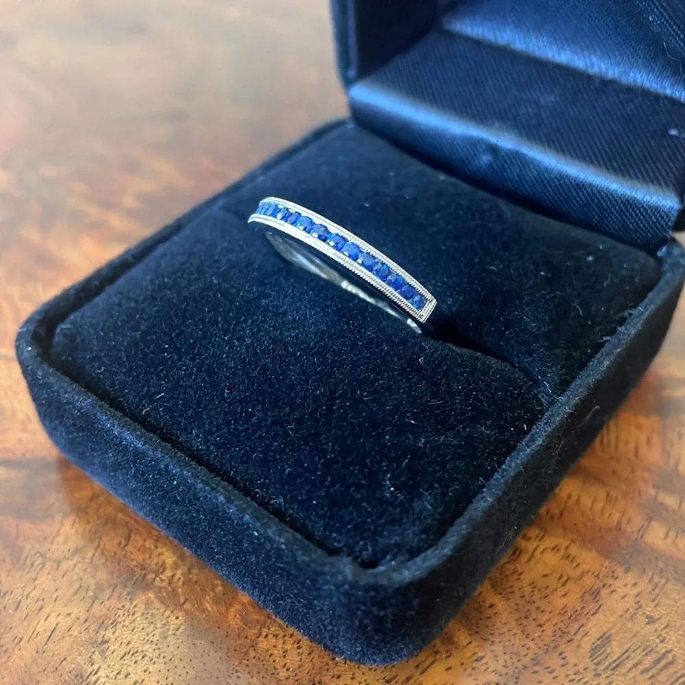 Channel set sapphire white gold ring - Picture 4 of 5